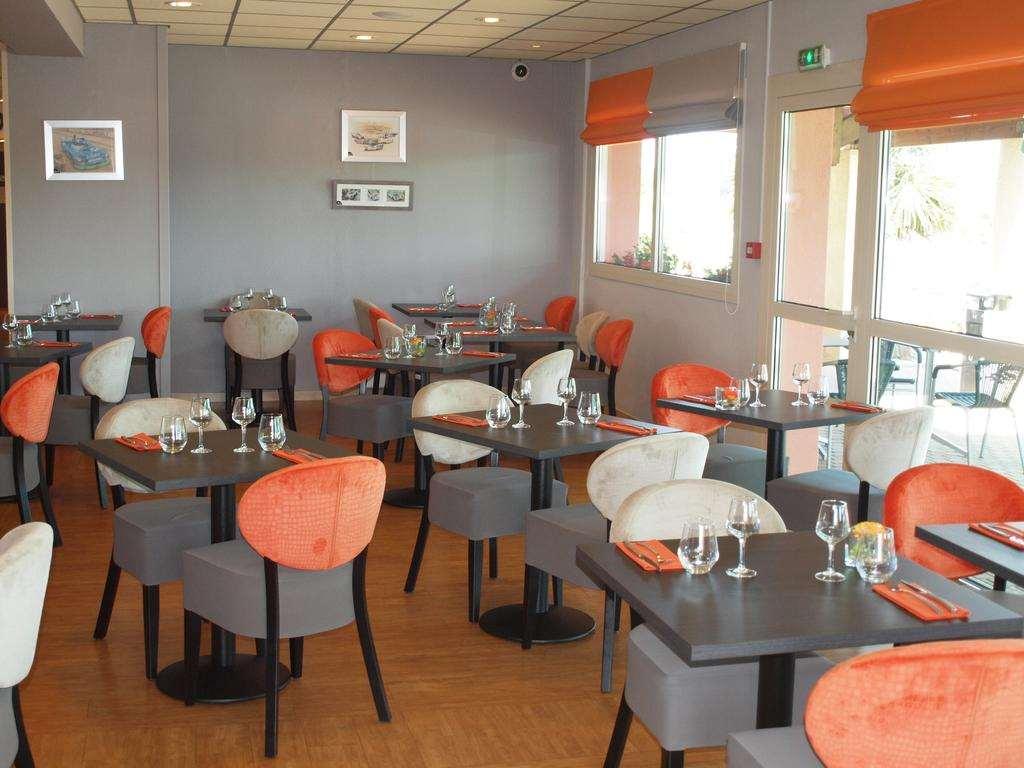 Brit Hotel Les Evens Saint-Saturnin  Restoran fotoğraf
