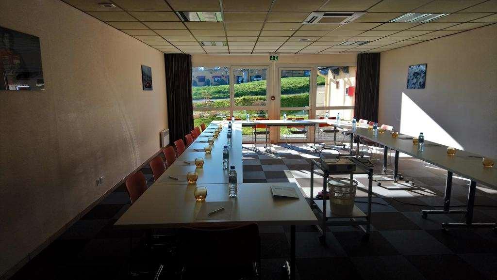 Brit Hotel Les Evens Saint-Saturnin  Konforlar fotoğraf