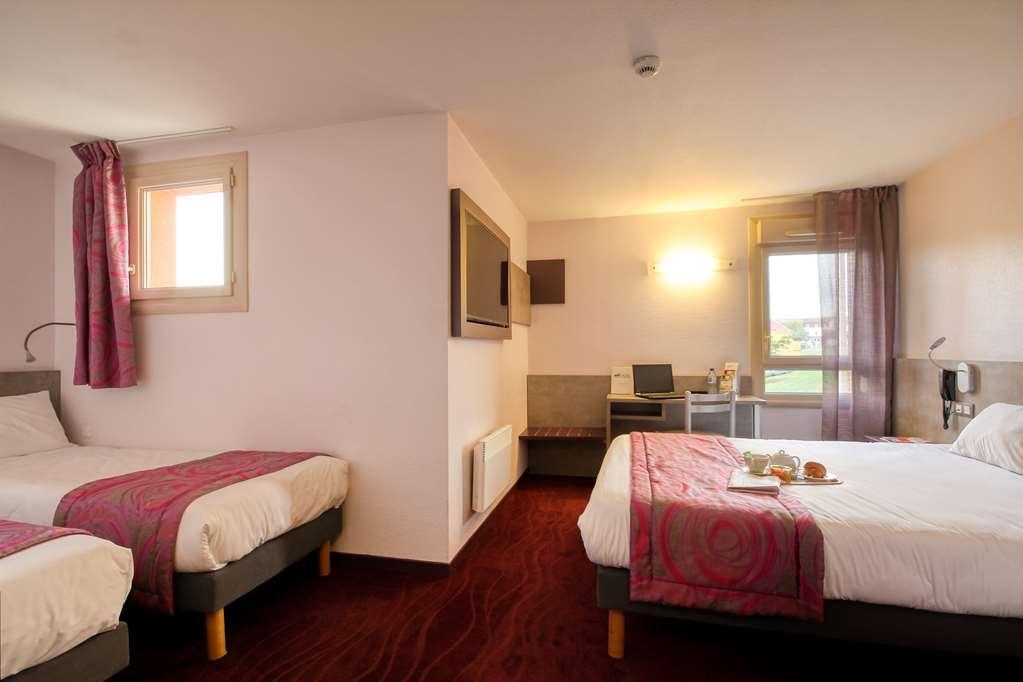 Brit Hotel Les Evens Saint-Saturnin  Oda fotoğraf