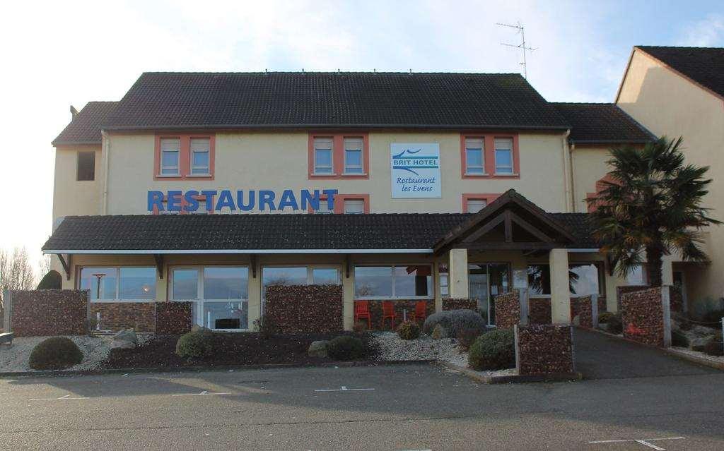 Brit Hotel Les Evens Saint-Saturnin  Dış mekan fotoğraf