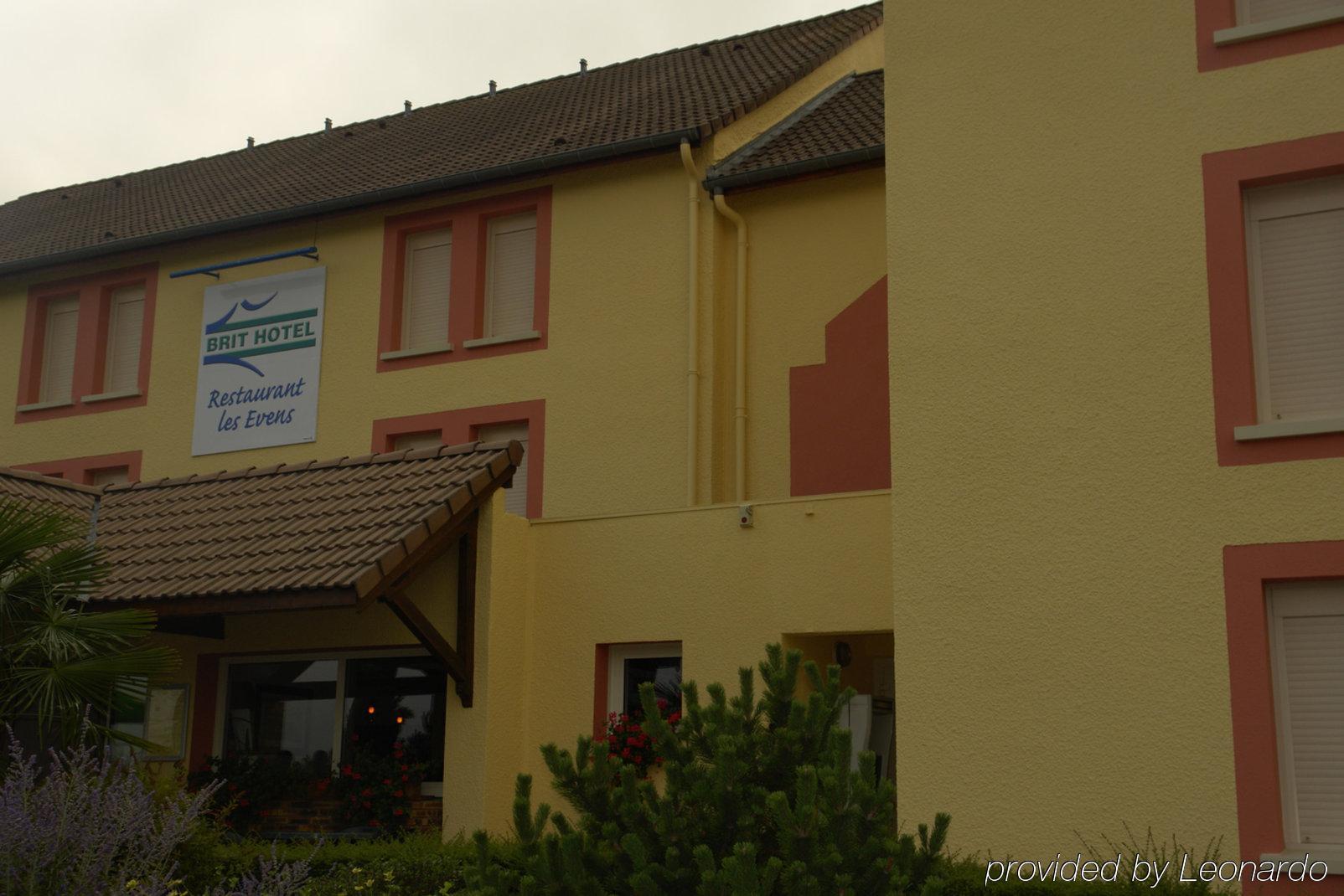 Brit Hotel Les Evens Saint-Saturnin  Dış mekan fotoğraf