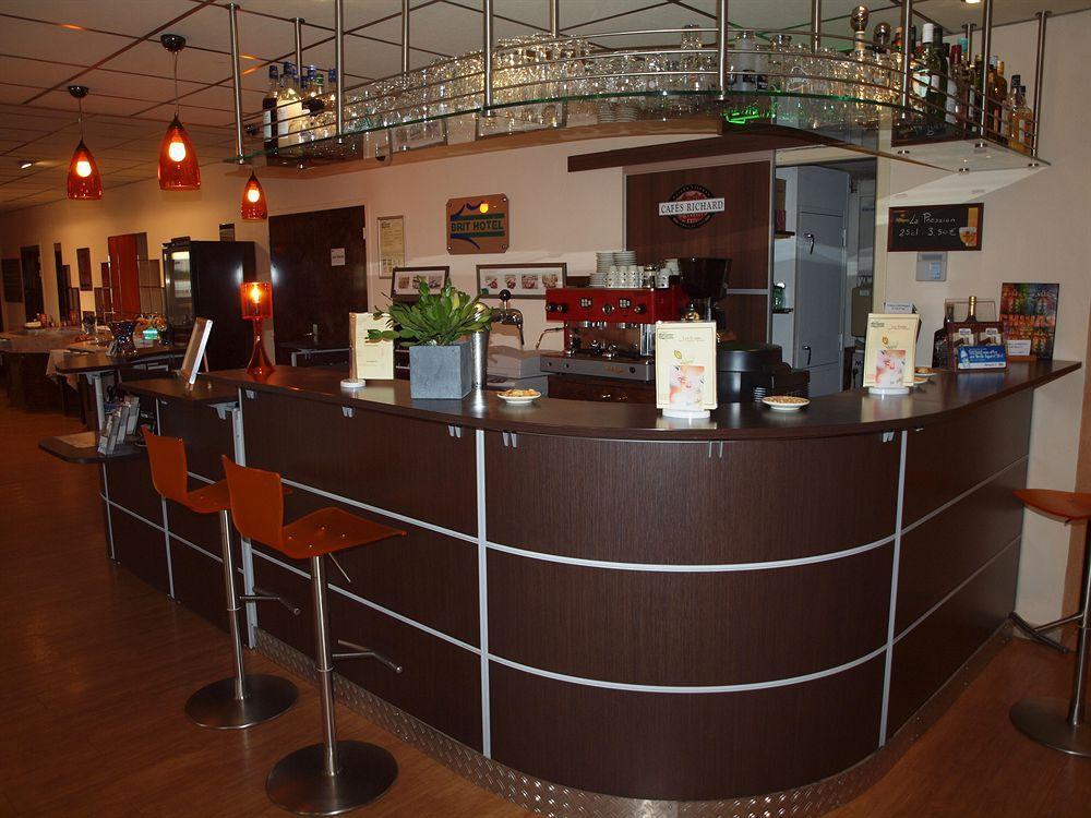 Brit Hotel Les Evens Saint-Saturnin  Dış mekan fotoğraf