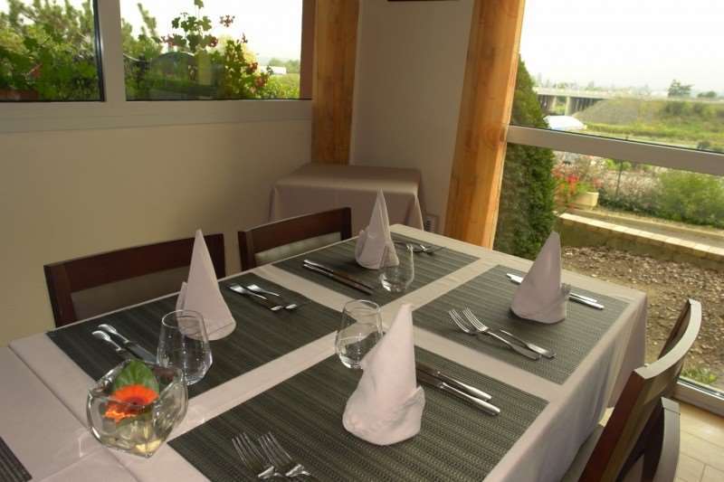 Brit Hotel Les Evens Saint-Saturnin  Restoran fotoğraf