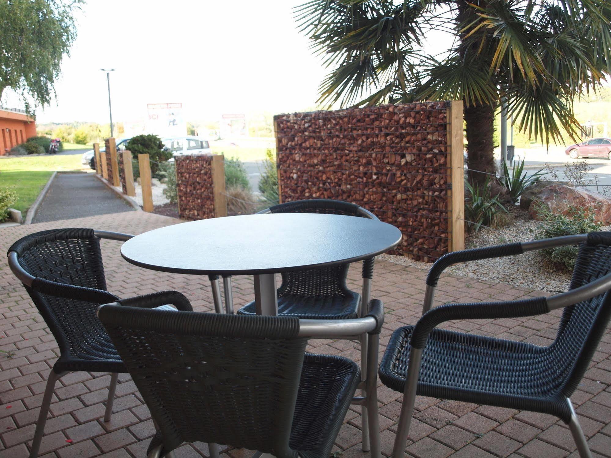 Brit Hotel Les Evens Saint-Saturnin  Dış mekan fotoğraf