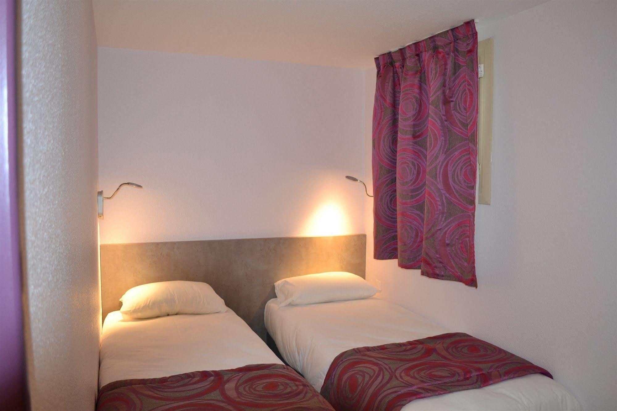 Brit Hotel Les Evens Saint-Saturnin  Dış mekan fotoğraf